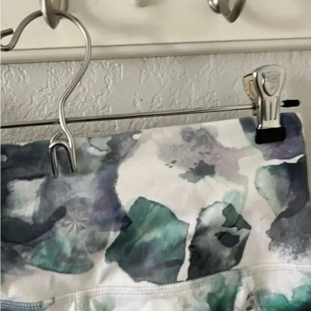 Athleta Watercolor Floral 7/8 Side Pocket Leggings - Picture 7 of 10